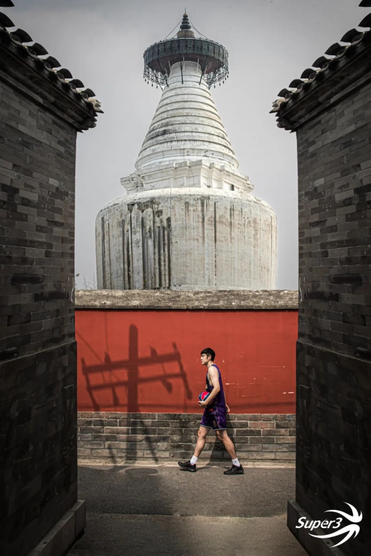 胡同巷口，白塔寺前 | 北京争霸赛热血进行时